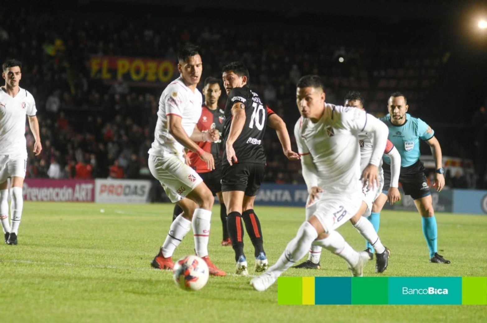 Colón fue goleado por Independiente  3 a 0.