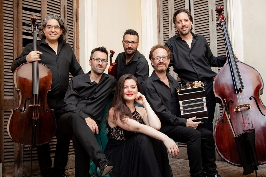Inés y los integrantes del quinteto. Foto: Gentileza producción