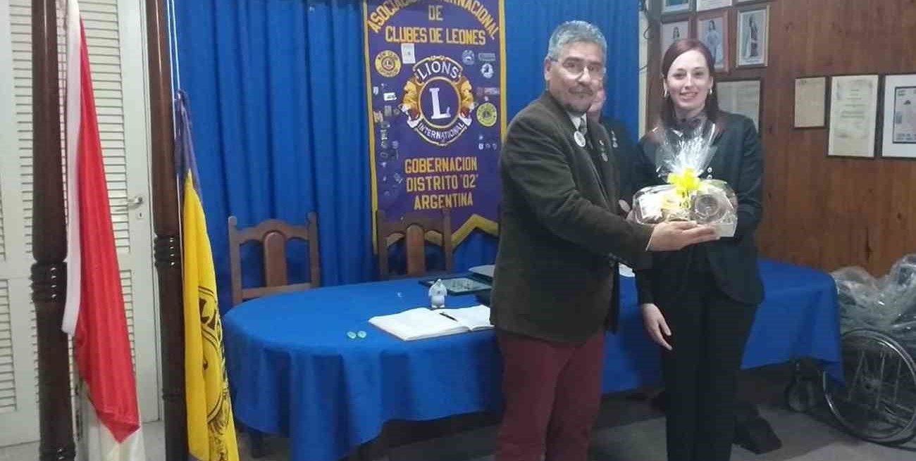 El Club de Leones recibió la visita del Gobernador León Carlos Schenone