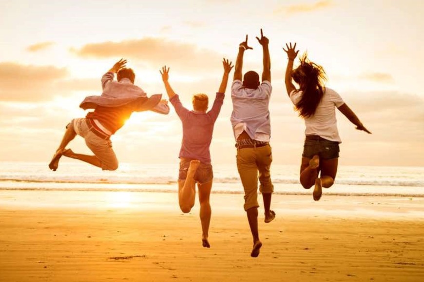 La alegría es un sentimiento efímero y la cual es subjetiva para cada persona.