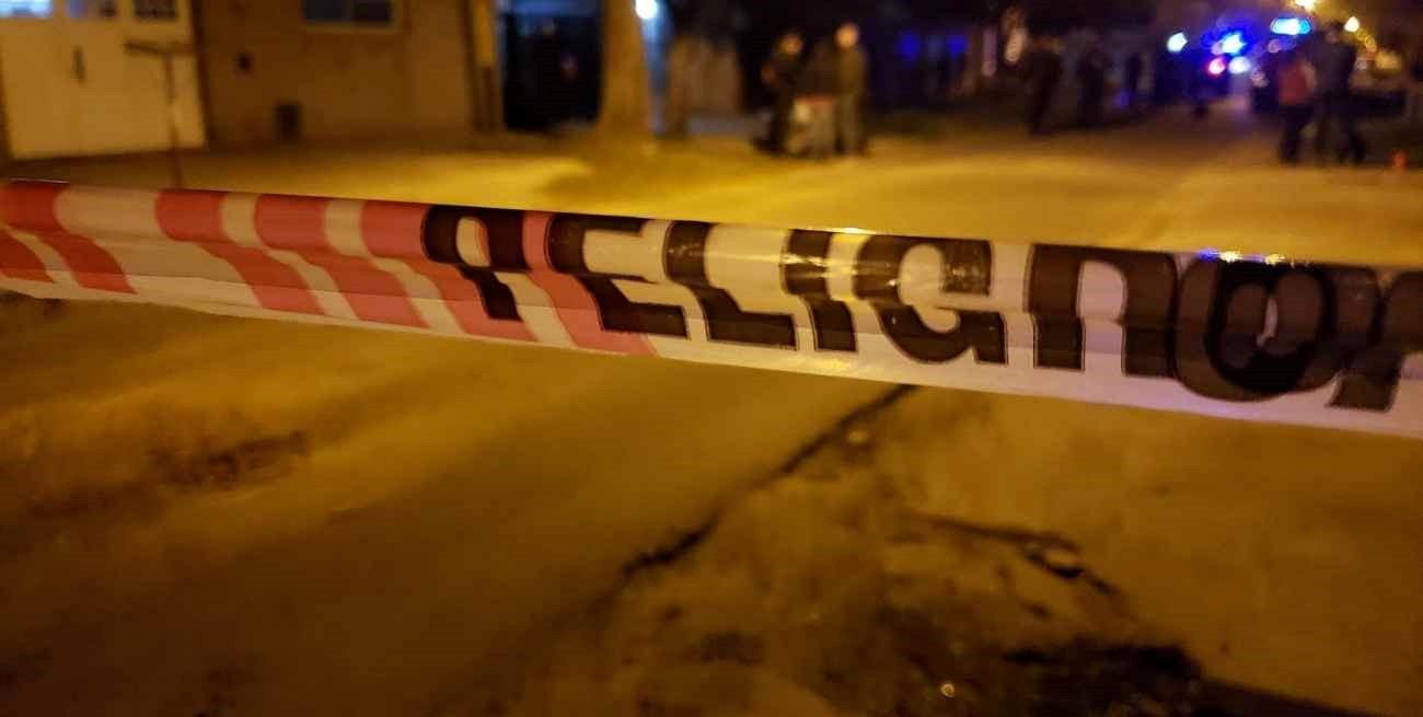 Rosario: dos muertos y tres heridos graves en otra noche violenta