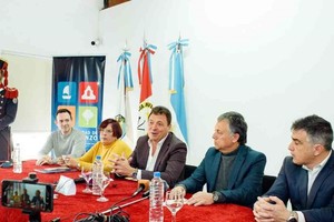 El 17 de agosto, día del paso a la inmortalidad del Padre de la Patria, a las 10 h, se llevará a cabo un izamiento conmemorativo en el Pórtico de la Gloria. Luego, el sábado 20, San Lorenzo será sede del Encuentro Provincial de Asociaciones Culturales Sanmartinianas, que tendrá lugar en el Campo de la Gloria y el Convento San Carlos. Foto: Municipalidad de San Lorenzo