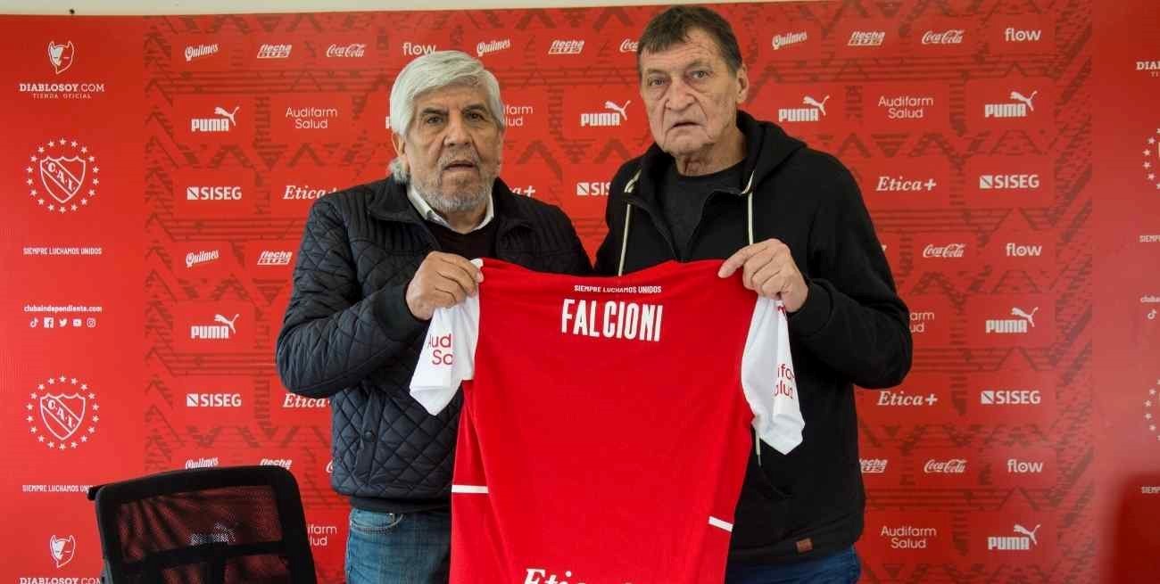 Independiente presentó a Julio Falcioni como su nuevo técnico