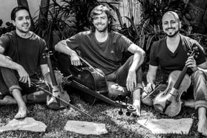 Trío Wasabi, nueva agrupación camerística se encuentra conformada por tres músicos integrantes de las Orquestas Sinfónicas Provinciales de Santa Fe y de Entre Ríos: Juan Pablo Arizpe (violín), Adrián Dvoracek (viola) y Federico Bidart (violoncello).