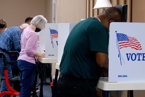 Mesa electoral en el condado de Wyandotte en Kansas City. Crédito: Eric Cox / Reuters
