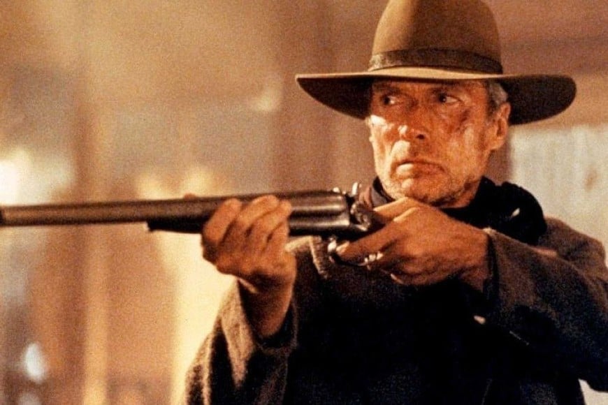 “Matar a un hombre es algo despreciable. Le quitas todo lo que tiene, y todo lo que podría llegar a tener”, asegura William Munny (Clint Eastwood) en una de las escenas más conmovedoras de “Los imperdonables”. Rompe, así, con la tradición de sus propios personajes de la “trilogía del dólar”. Foto: Warner Bros., Malpaso Productions
