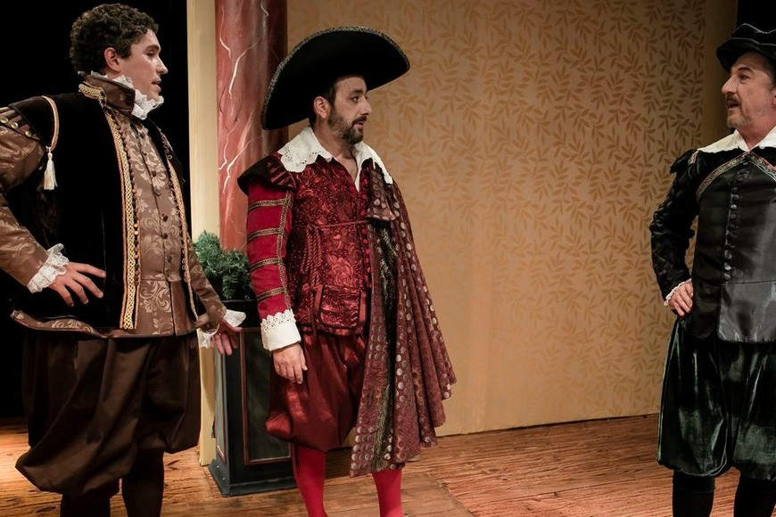 Parte del elenco de la obra de José María Gatto. Foto: Pablo Cánepa