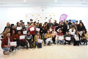 La actividad contó con la presencia de las coordinadoras, los y las docentes que forman parte de los programas, y las familias de los y las estudiantes. Foto: Municipalidad de Rafaela