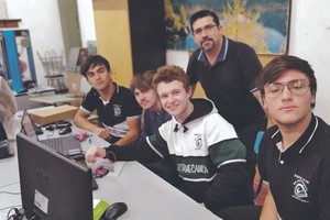Los estudiantes del último año de cursado de "La industrial" de Reconquista hicieron referencia a su exitosa participación en la convocatoria Cansat Argentina. Las otras dos escuelas elegidas de la provincia son de Rosario y Rafaela. Crédito: Gentileza