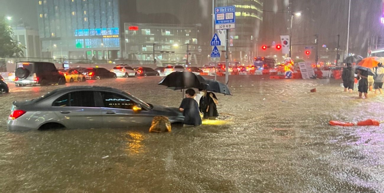 Al menos ocho muertos tras las devastadoras lluvias en Corea del Sur 
