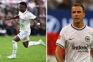 Vinicius Jr. (izquierda) y Mario Gotze (derecha), dos de las piezas claves del duelo. Crédito: Reuters