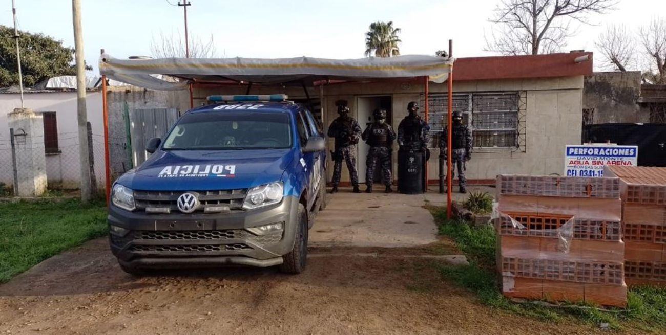 Ciudad de Santa Fe: el policía "narco" quedó detenido y secuestran su celular y una computadora