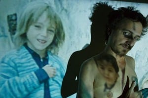 A partir de su propia experiencia, Tomás propone en la puesta un interrogante que es universal: ¿Quiénes somos y adonde vamos?. Foto: Gentileza producción