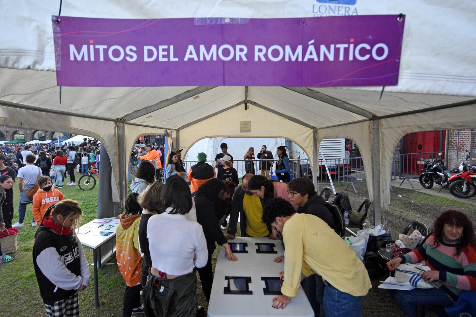 En tanto que la propuesta del Ministerio de Igualdad y Género consistió en juegos interactivos para repensar la cultura en la que vivimos.