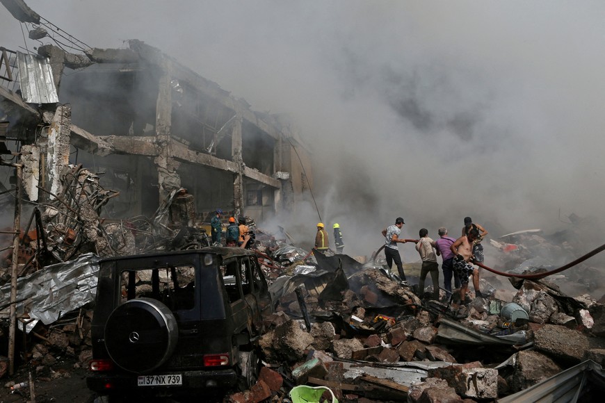 La explosión provocó daños de gran magnitud. Crédito: Vahram Baghdasaryan / Reuters