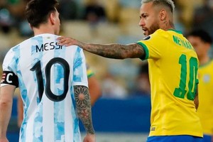 No habrá duelo de estrellas, entre Messi y Neymar.