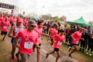 Los competidores formaron parte de las competencias diferenciadas en distancias de 3 kilómetros (en modo recreativos) y en 5 y 10 kilómetros (en modo competitivos). La cita deportiva fue organizada por Franck Running y la comuna local. Foto: Comuna de Franck