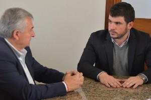 El gobernador de Jujuy, Gerardo Morales, mantuvo un encuentro en Venado Tuerto con el intendente Leonel Chiarella en el Palacio Municipal.