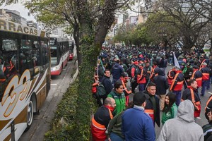 Avenida 9 de Julio y otras arterias principales del centro se encuentran congestionadas. Crédito: Leonardo Vaca / Télam