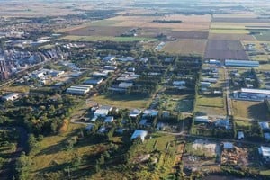 El mandatario sostuvo que “si bien ya son 175 empresas las que confiaron en la ciudad y adquirieron sus lotes, este es un hecho simbólico que creemos válido resaltar”. Foto: El Litoral