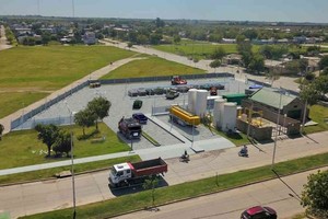 El predio ocupará alrededor de 2000 metros cuadrados, y estará rodeado por un gran espacio verde que hoy tiene el área. Además contará con una estación fija de residuos especiales, doce volquetes para la disposición diferenciada de recuperables, iluminación led, cerco perimetral, oficina, sanitarios, depósito y área de prensado de materiales. Foto: Municipalidad de Rafaela