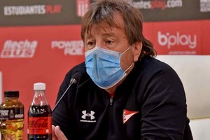 El Ruso puso a disposición su renuncia por los malos resultados de Estudiantes de La Plata.