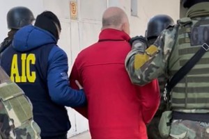 Un momento del allanamiento realizado en en Angel Cassanello y Tacuarí.