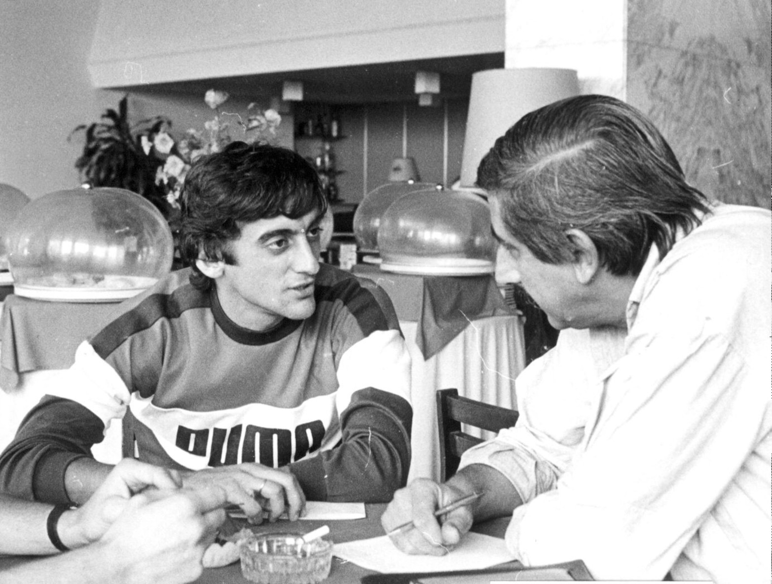  Oscar Bergesio entrevistando al príncipe Francescoli