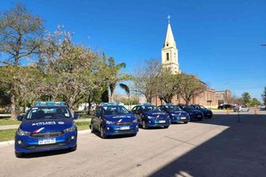 La actividad, desarrollada en la ciudad de San Cristóbal, estuvo encabezada por el jefe de Policía de la provincia, Miguel Ángel Oliva, acompañado de autoridades del Ministerio de Seguridad.  Foto: Gobierno de Santa Fe
