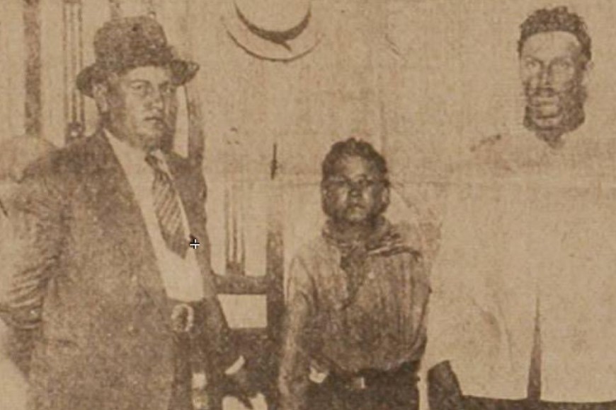 El comisario Chaparro, el joven Marzó y su padre. Archivo El Orden / Hemeroteca Digital Castañeda