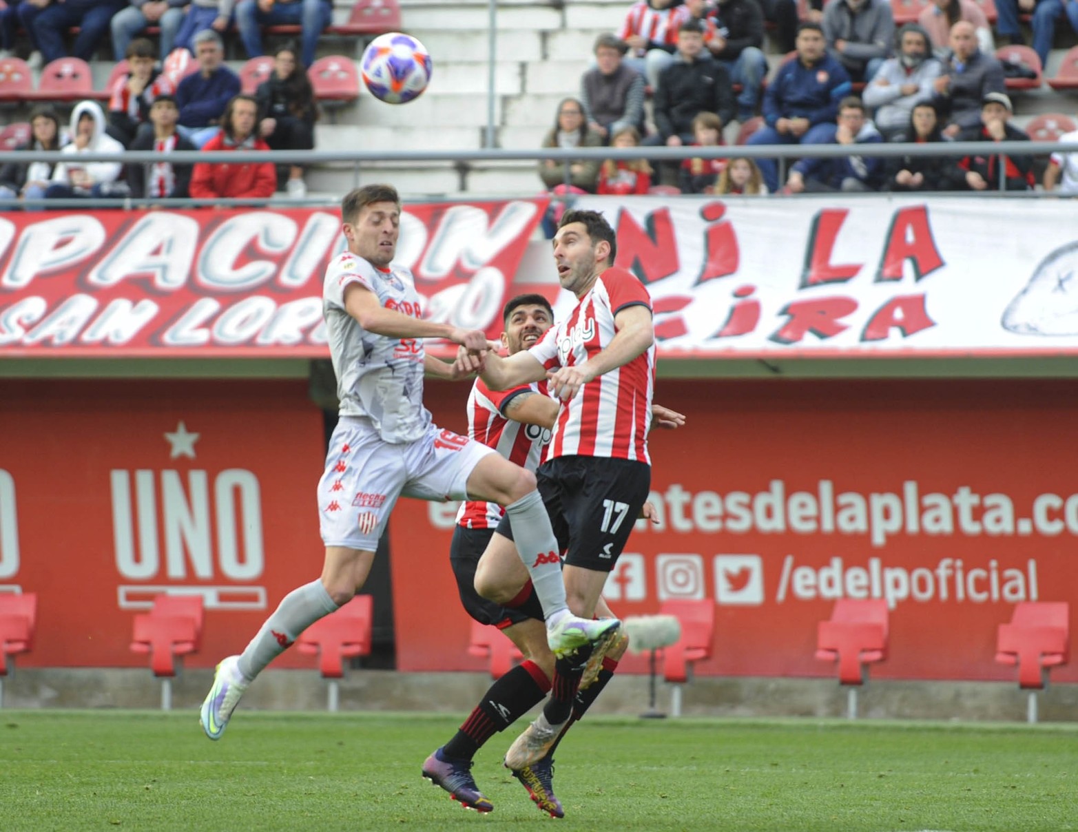Unión perdió con Estudiantes 1 a 0 en La Plata y sumó una nueva derrota.