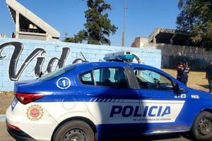 La policía fue alertada por un vecino y cerró el lugar para realizar rastrillajes. 