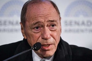 El ex juez de la Corte salió en defensa de Cristina Kirchner.