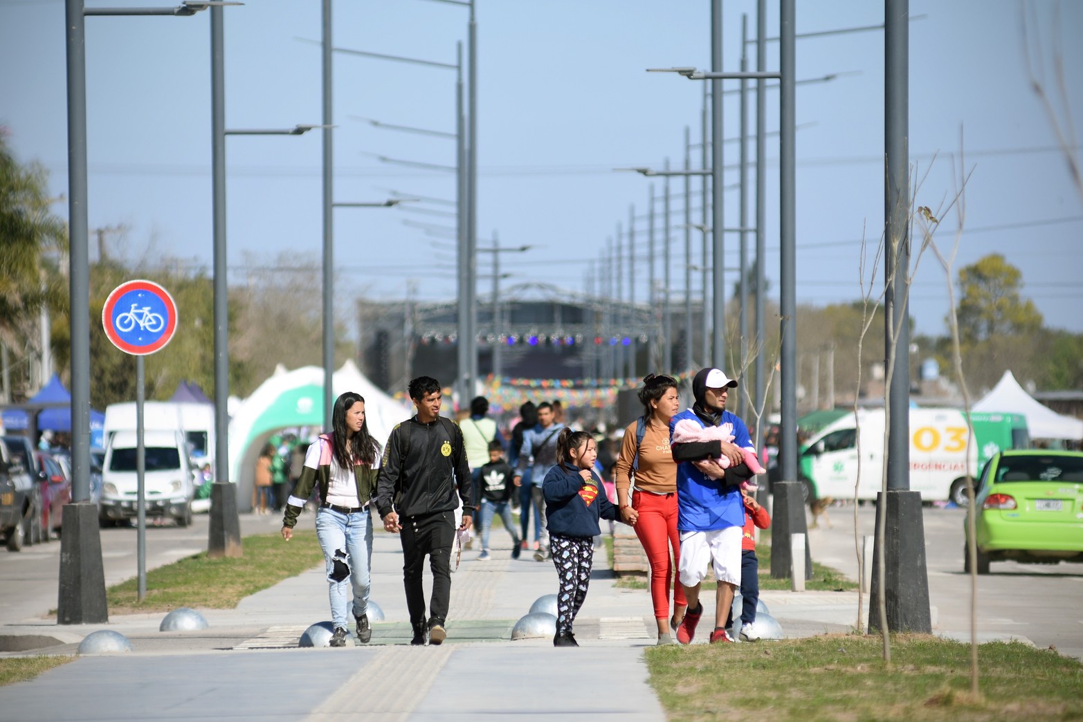 Gran cantidad de santafesinos se dio cita en Azcuénaga y Gobernador Menchaca (Camino Viejo a Esperanza), donde se llevó a cabo este domingo el cierre de los festejos por el Mes de las Infancias.
