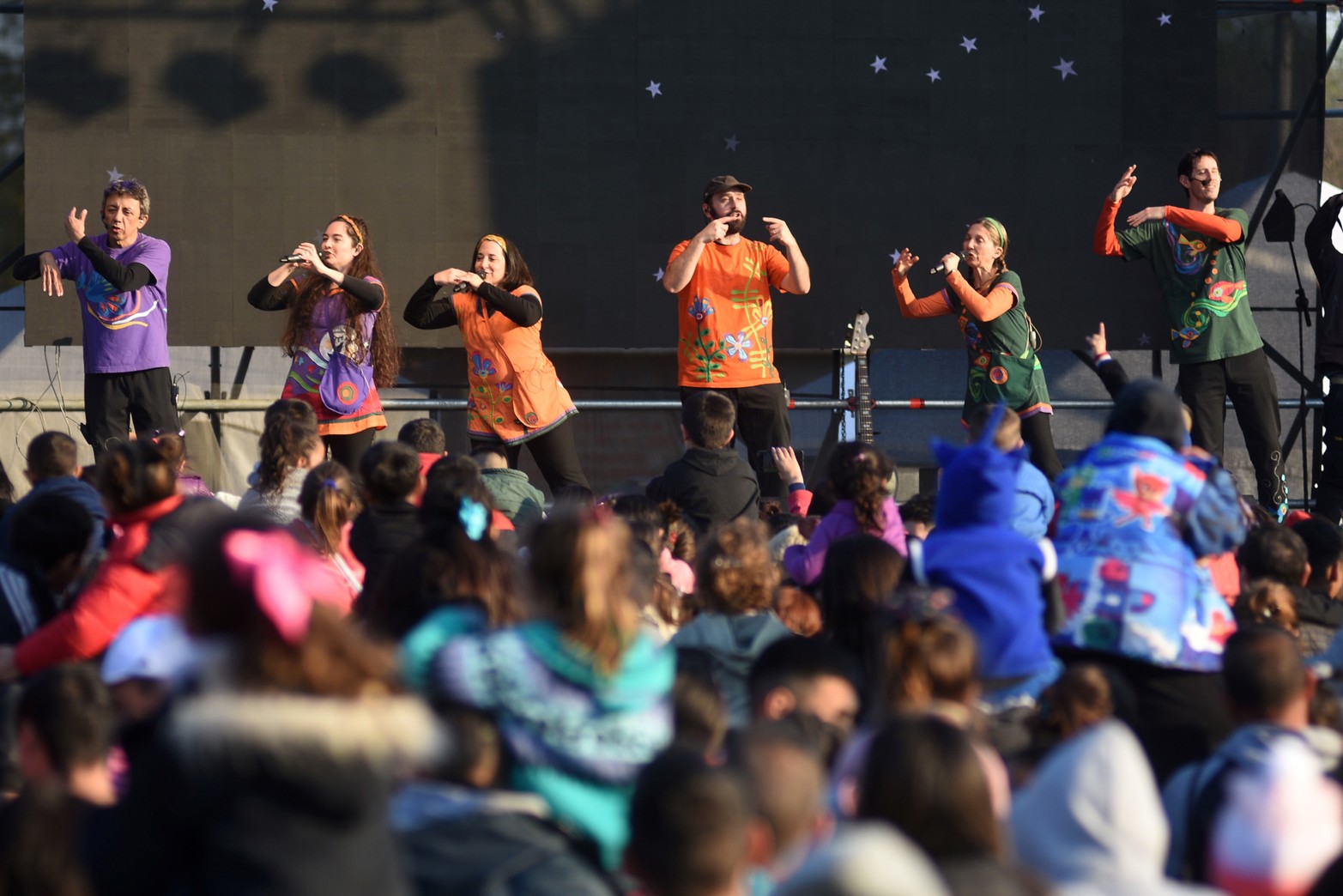 Gran cantidad de santafesinos se dio cita en Azcuénaga y Gobernador Menchaca (Camino Viejo a Esperanza), donde se llevó a cabo este domingo el cierre de los festejos por el Mes de las Infancias.