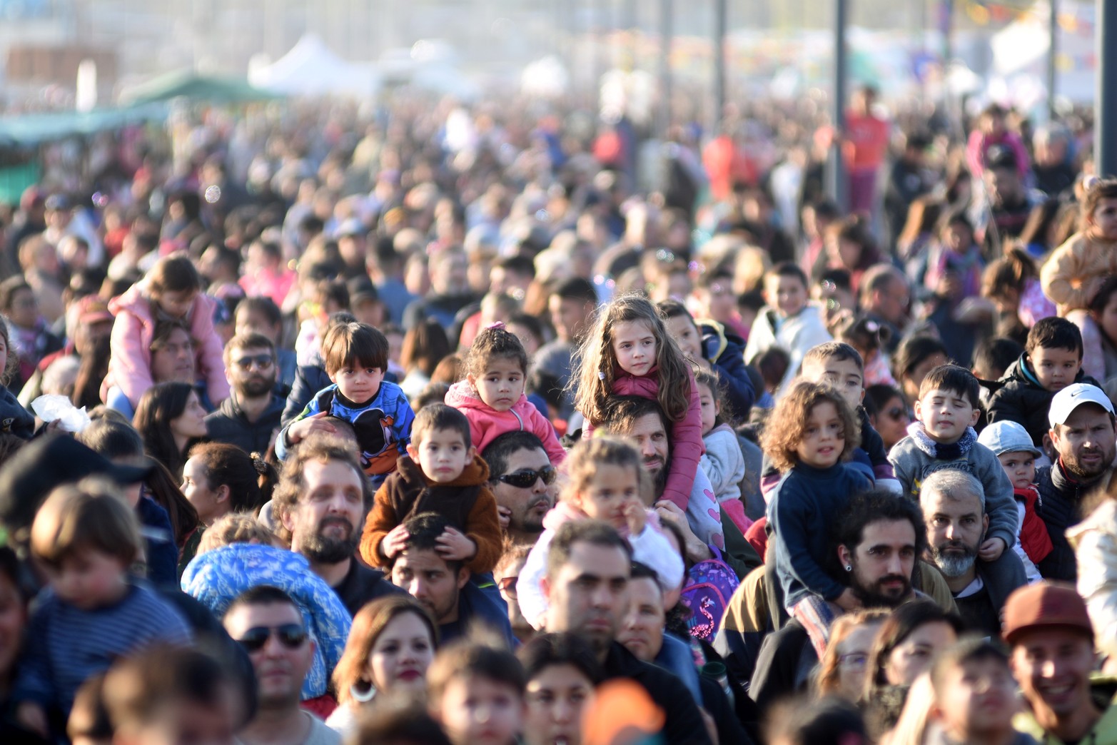 Gran cantidad de santafesinos se dio cita en Azcuénaga y Gobernador Menchaca (Camino Viejo a Esperanza), donde se llevó a cabo este domingo el cierre de los festejos por el Mes de las Infancias.