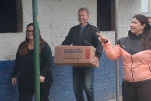 La articulación con otras entidades es clave para los contenidos y el titular del Ejecutivo sunchalense contó que están vinculados “con el INTA, con la Universidad Nacional del Litoral, con la Sociedad Rural de Sunchales, Enredadera, que es una ONG de Esperanza, La Verdecita de Santa Fe, y otras más porque uno de los ejes de la Escuela es que aprendamos junto a otros”. Foto: El Litoral