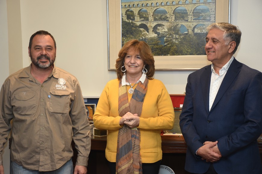 César Cassina,  secretario general de la Unión de Obreros de la Construcción de la República Argentina (UOCRA), Silvina Frana, Ministra de Infraestructura, Servicios Públicos y Hábitat y Sergio Winkelmann, presidente de la Cámara de la Construcción, Delegación Santa Fe.