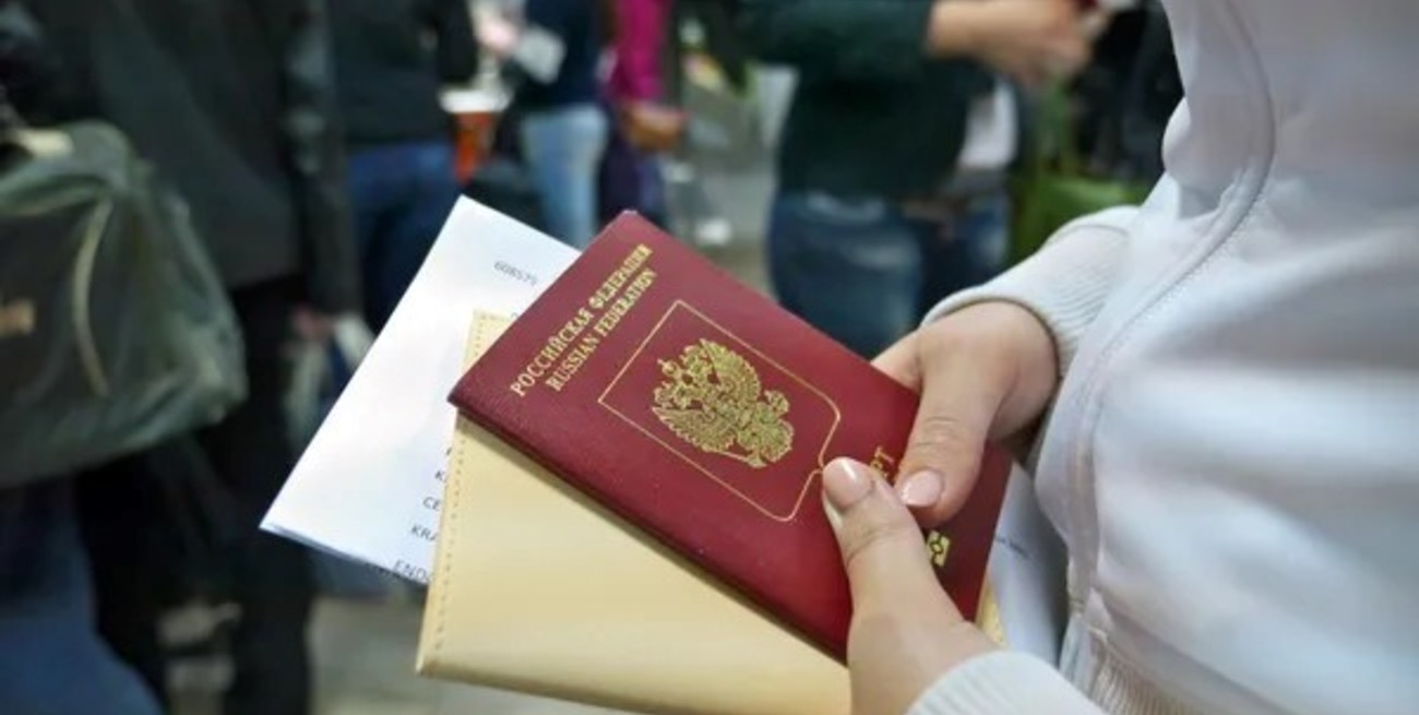La Unión Europea suspendió el acuerdo para facilitar visados a ciudadanos rusos
