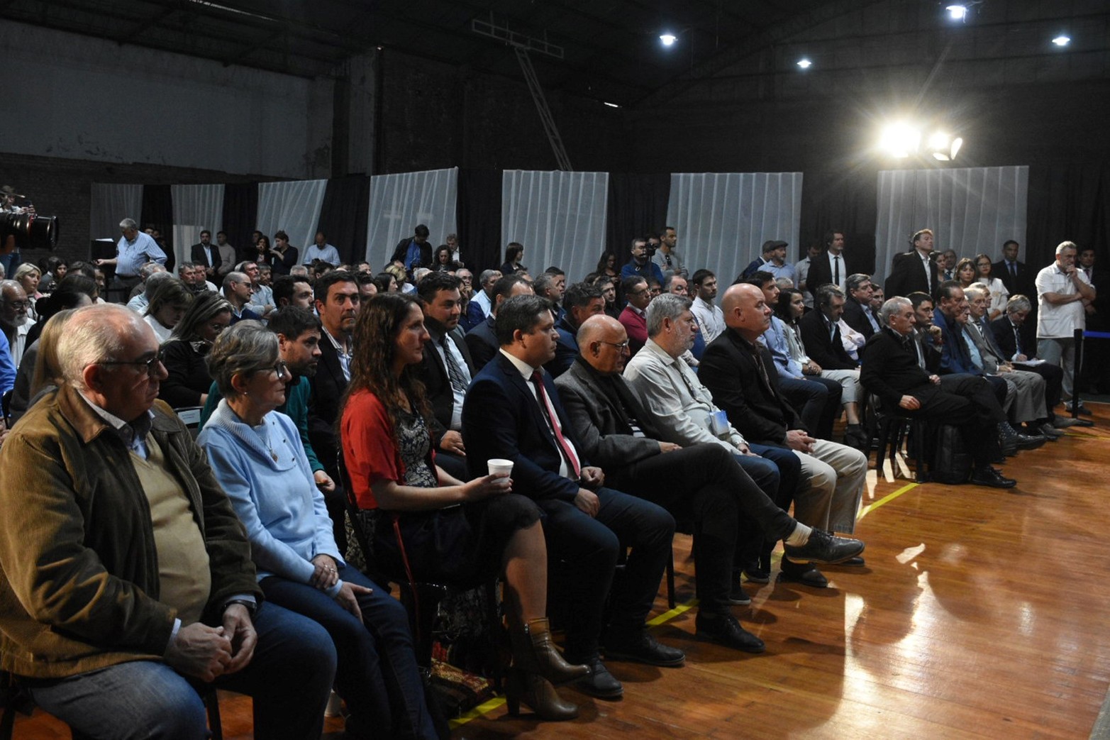 El gobernador Omar Perotti encabezó este miércoles en la ciudad de Tostado, un nuevo encuentro del Comité Interjurisdiccional de los Bajos Submeridionales, que está integrado por las provincias de Santa Fe, Chaco y Santiago del Estero y los ministerios de Obras Públicas y de Interior de la Nación.