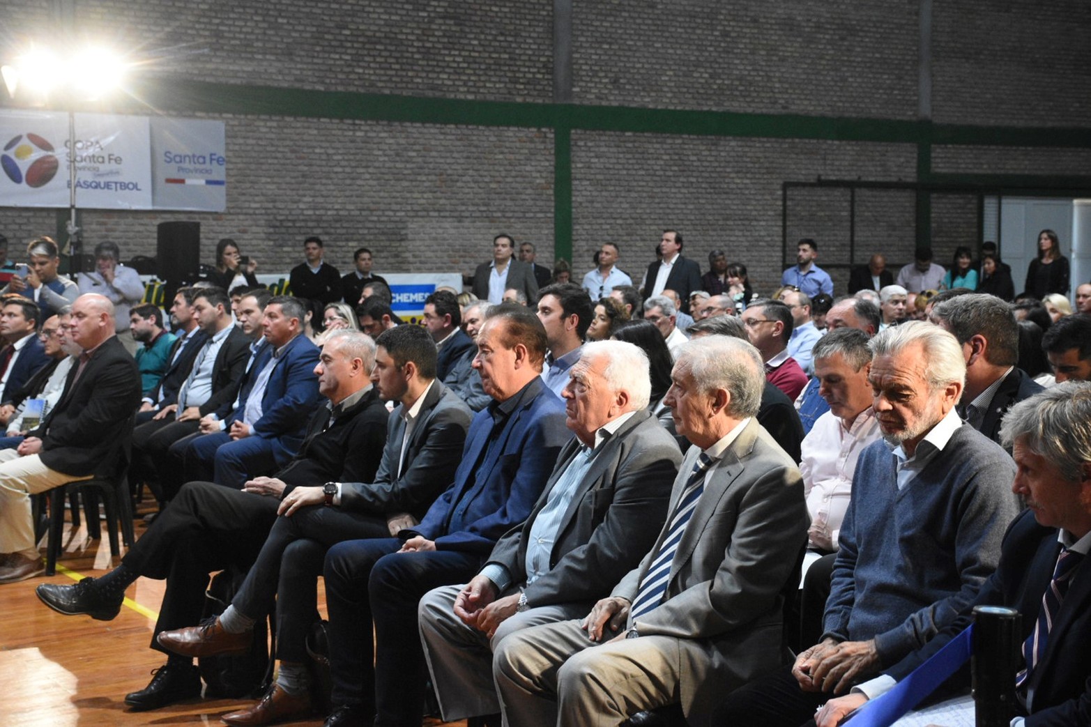 El gobernador Omar Perotti encabezó este miércoles en la ciudad de Tostado, un nuevo encuentro del Comité Interjurisdiccional de los Bajos Submeridionales, que está integrado por las provincias de Santa Fe, Chaco y Santiago del Estero y los ministerios de Obras Públicas y de Interior de la Nación.