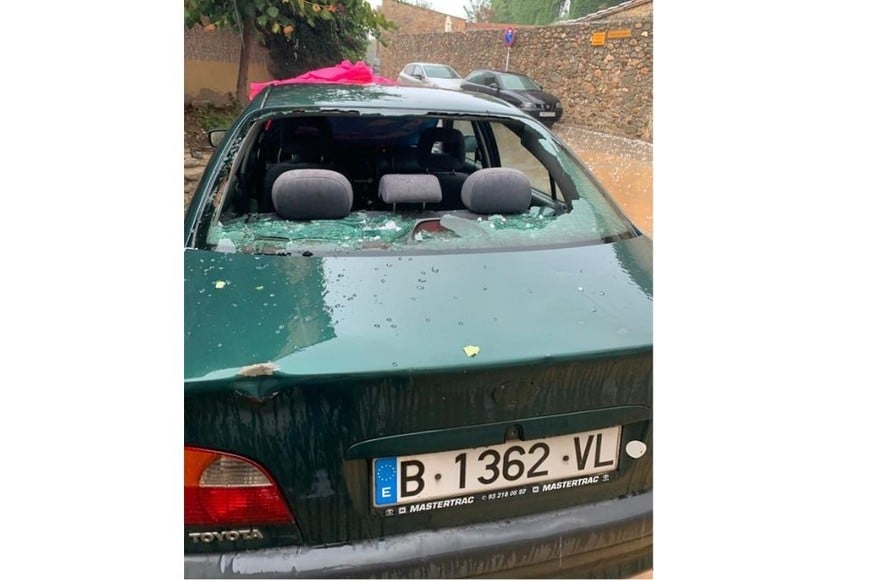 Numerosos vehículos resultaron destrozados