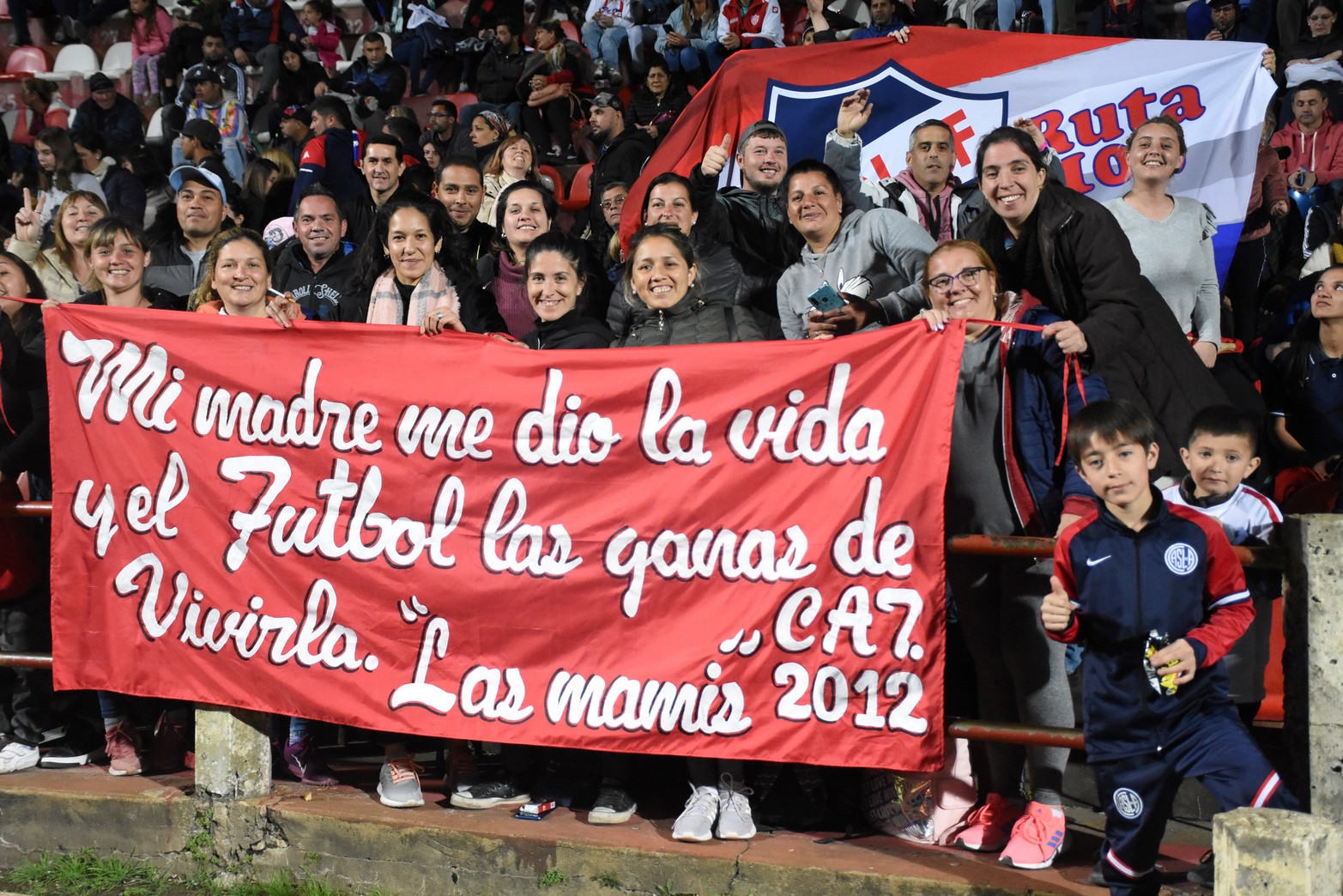 El torneo internacional Diego Barisone vive su sexta edición con el acto inaugural en el Estadio 15 de Abril del club Unión.