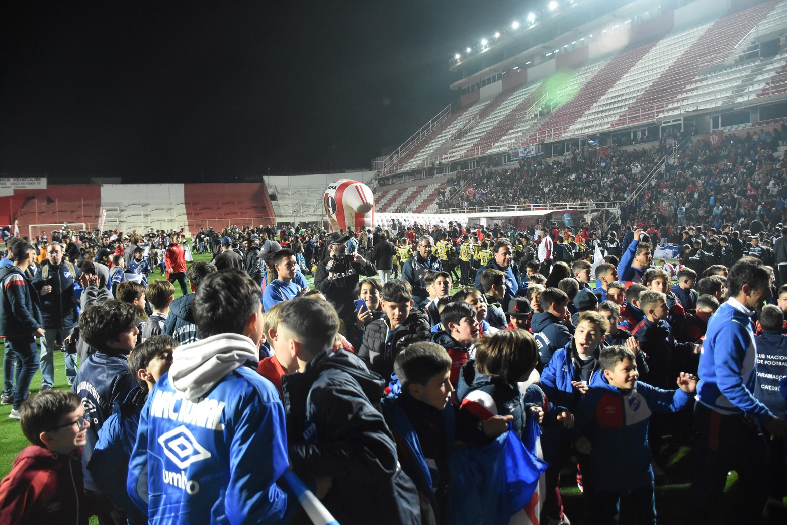El torneo internacional Diego Barisone vive su sexta edición con el acto inaugural en el Estadio 15 de Abril del club Unión.