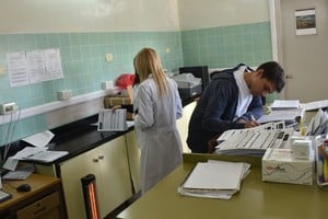 El Laboratorio Central ubicado en Santa Fe, y el Laboratorio del Hospital Centenario-CTSP, de Rosario, están en condiciones de recibir muestras para identificar el virus de la viruela símica. Crédito: Flavio Raina