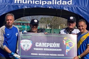 Campeones!!!! Sportivo Guadalupe se quedó con el máximo trofeo en el Sudamericano de Salta. Un mimo para la rica historia de un club de barrio.