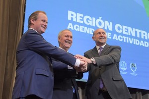 Gustavo Bordet, Juan Schiaretti y Omar Perotti.