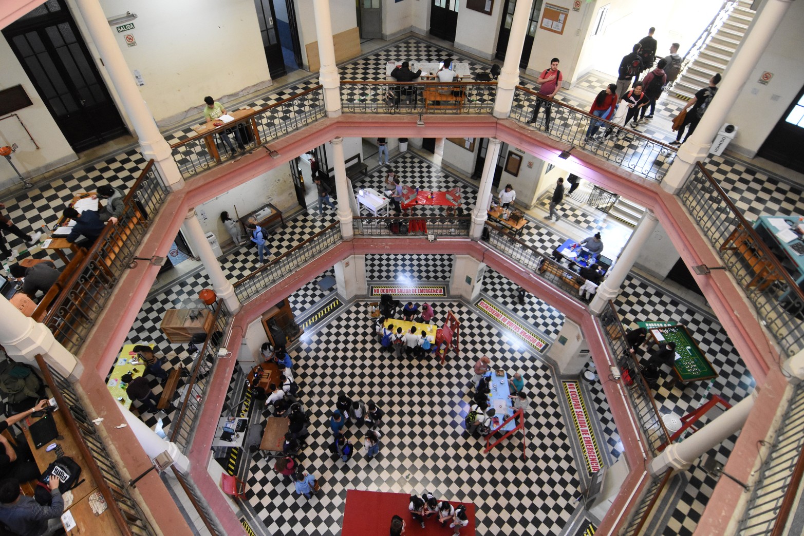 Luego de dos años, volvió el festival lúdico de química, física y matemáticas de la Facultad de Ingeniería Química de la UNL.