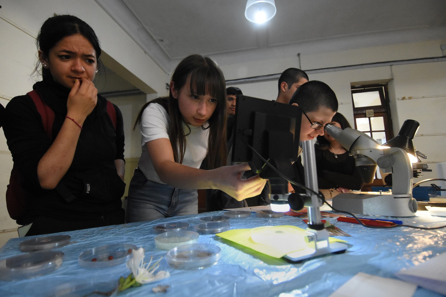 El SuperFIQ es un evento científico y cultural muy llamativo. Esta nueva edición propuso recuperar a la facultad como espacio de encuentro entre la comunidad FIQ y la sociedad en su conjunto.