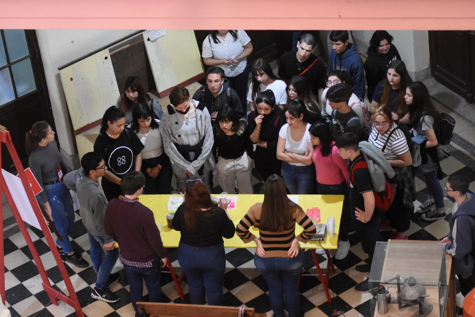 Las propuestas se diferenciaron en dos grandes públicos: escuelas secundarias y público en general.